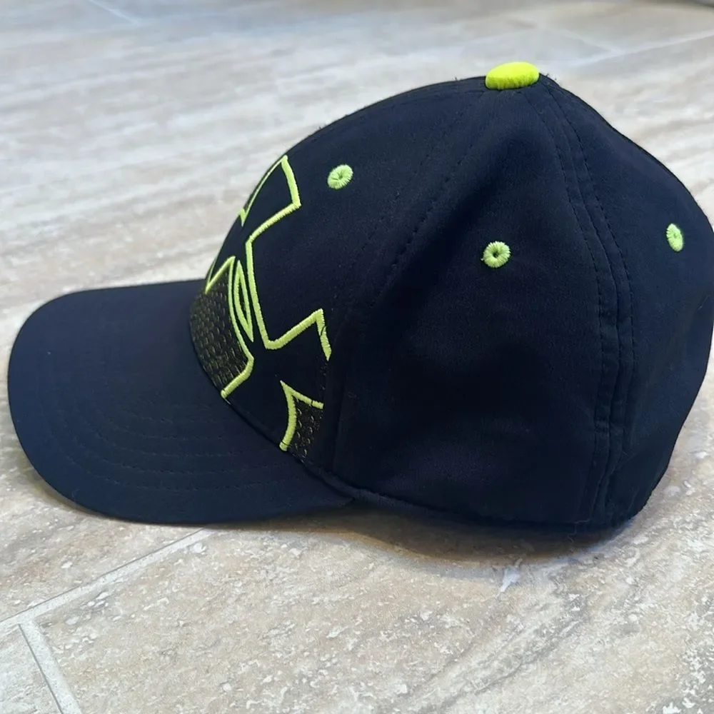Under Armor black baseball cap – size small
